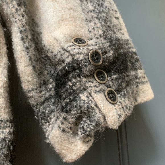 Jacket - Picture 3 of 4